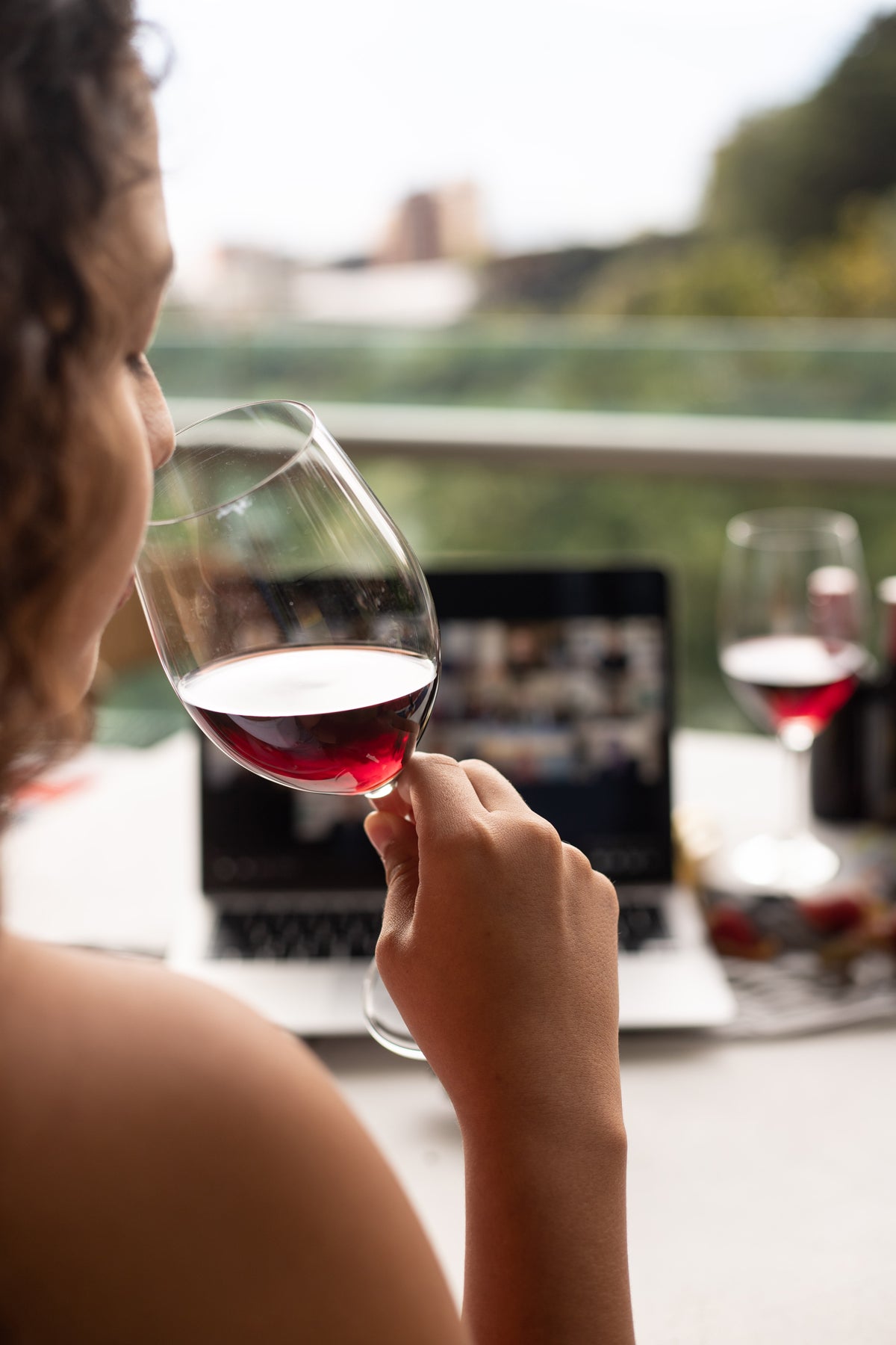 Vino & Vanishing Acts: Wine with a Hint of Magic
