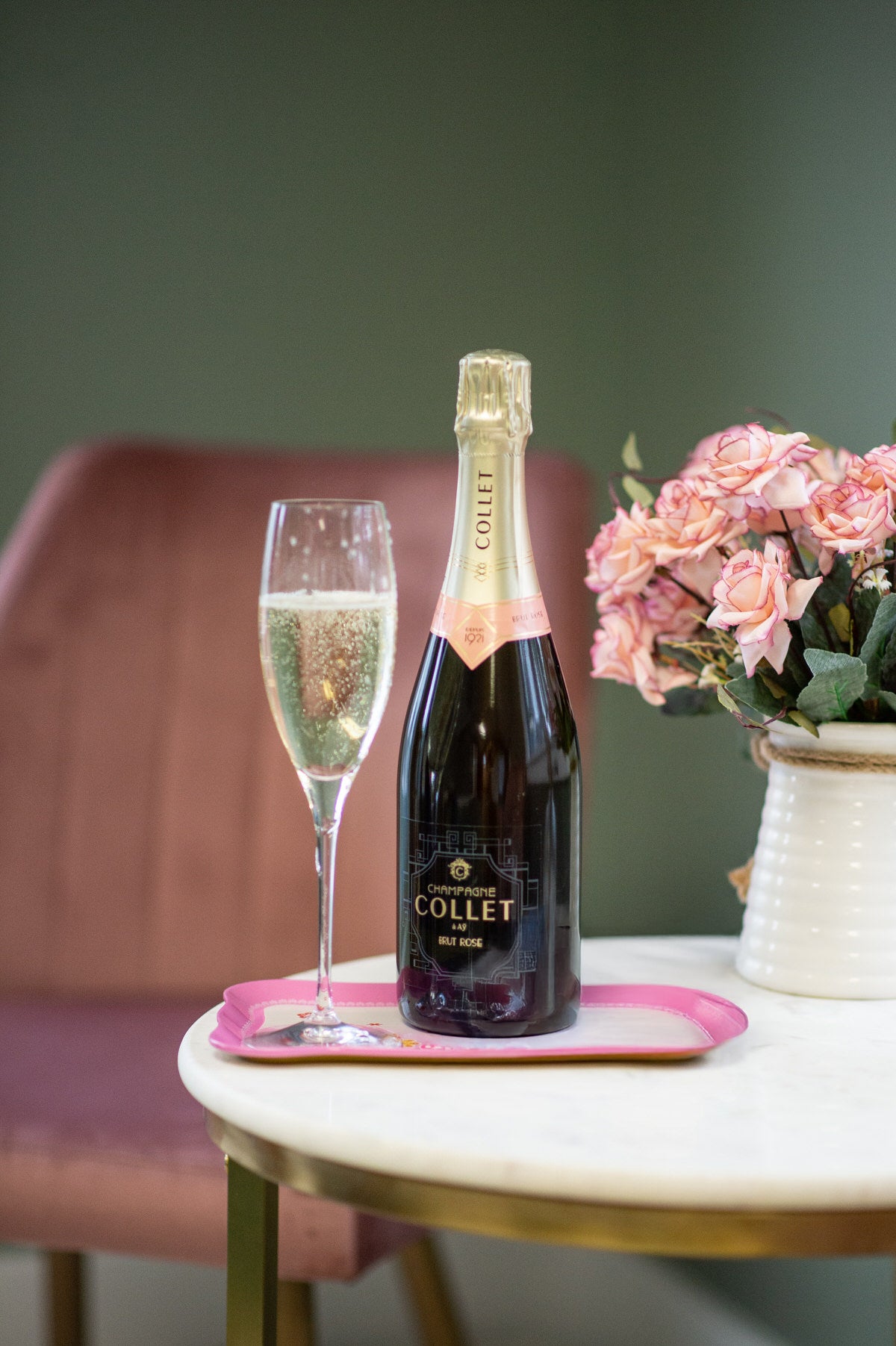 Collet Bubbles: A Virtual Champagne Experience